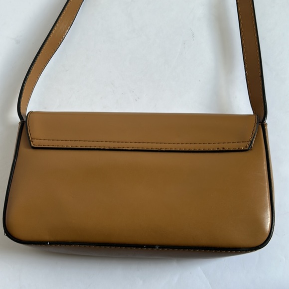 GUESS Vintage 90s Y2K Tan Flap Shoulder Bag Purse - Picture 4 of 11